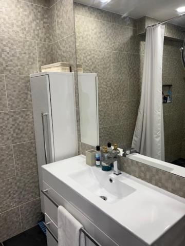 2 Bedroom Chelsea Apartment Λονδίνο Εξωτερικό φωτογραφία